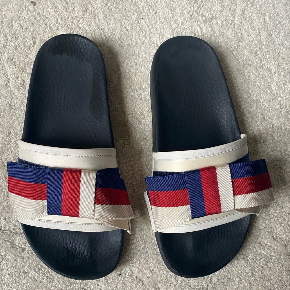 GUCCI leather/fabric bow slides - size 37